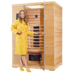 Model vor der Infrarotkabine Classic 130